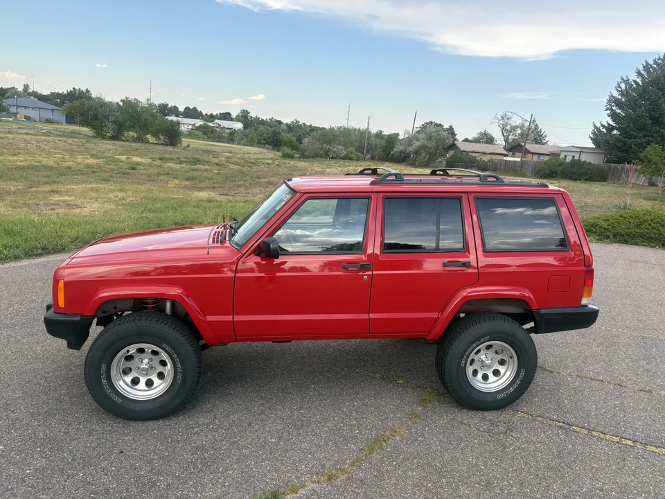 2001 Jeep XJ Cherokee - Image 11 of 31