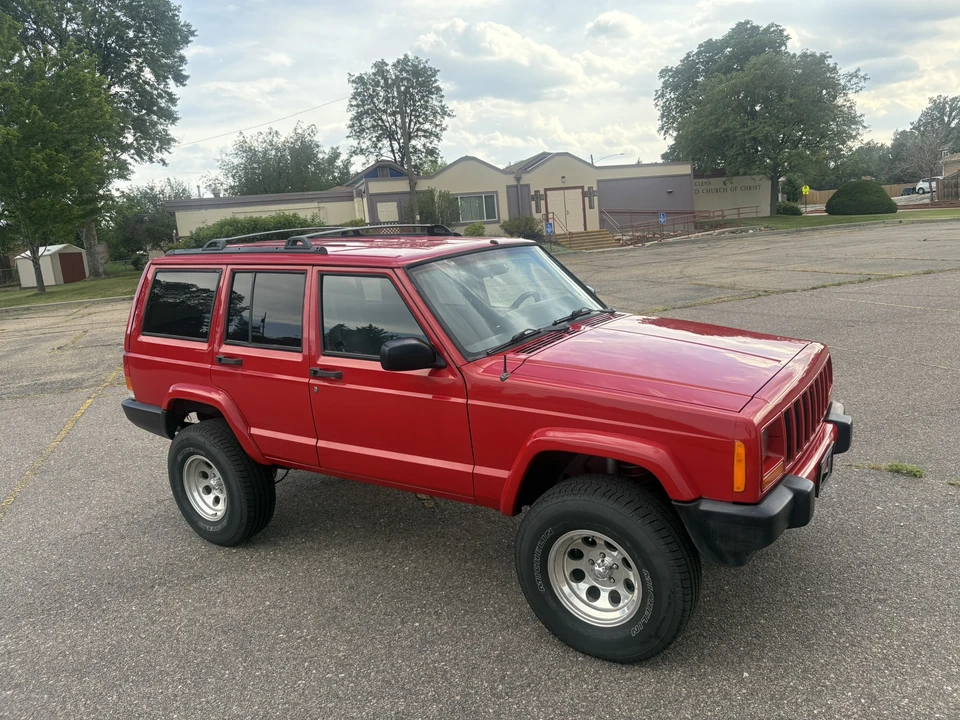 2001 Jeep XJ Cherokee - Image 25 of 31