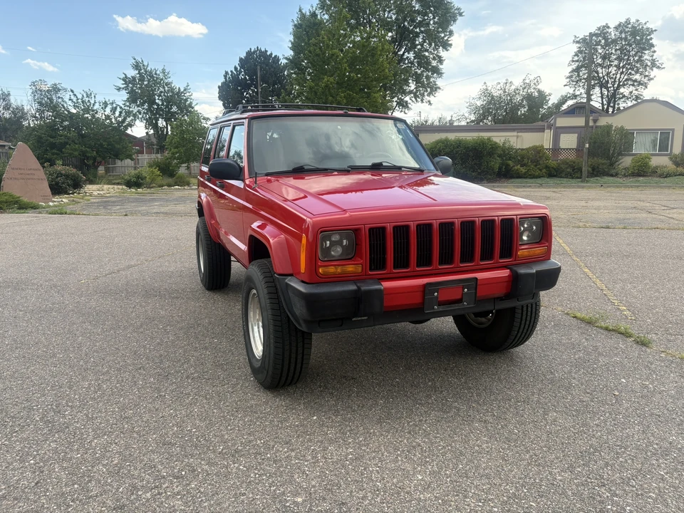 2001 Jeep XJ Cherokee - Image 2 of 31