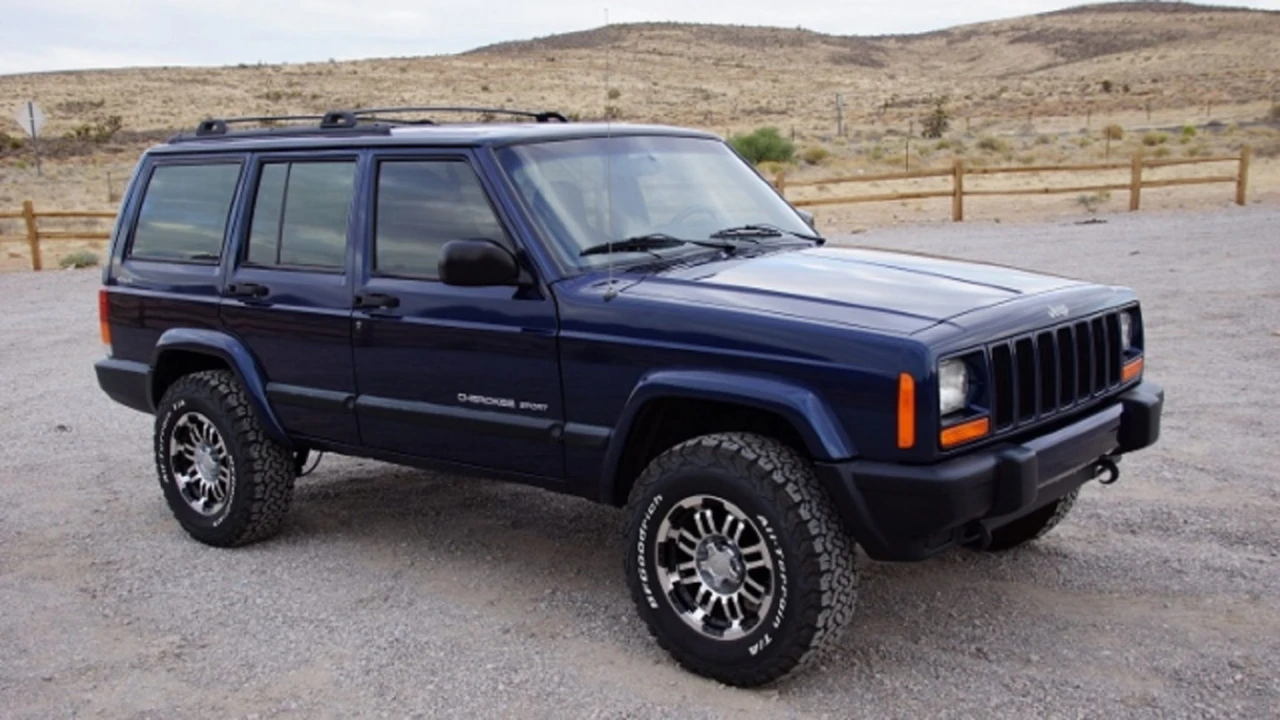 2001 Jeep XJ Cherokee - Image 9 of 31
