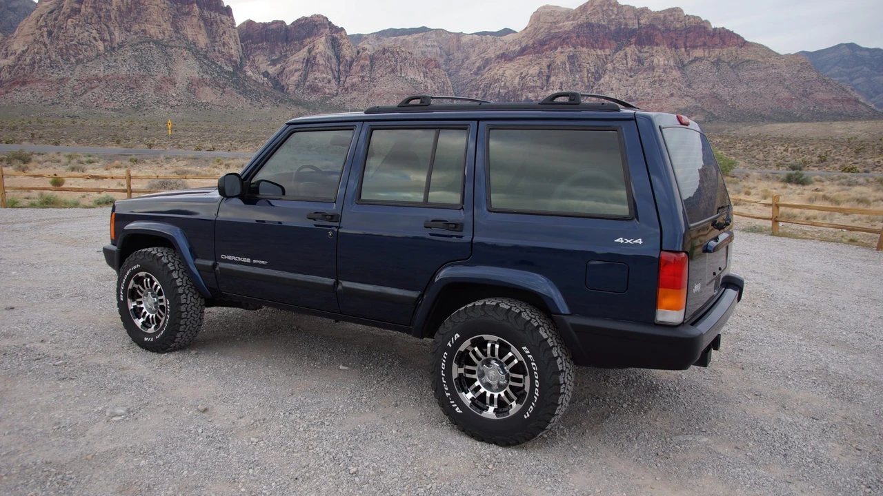 2001 Jeep XJ Cherokee - Image 18 of 31
