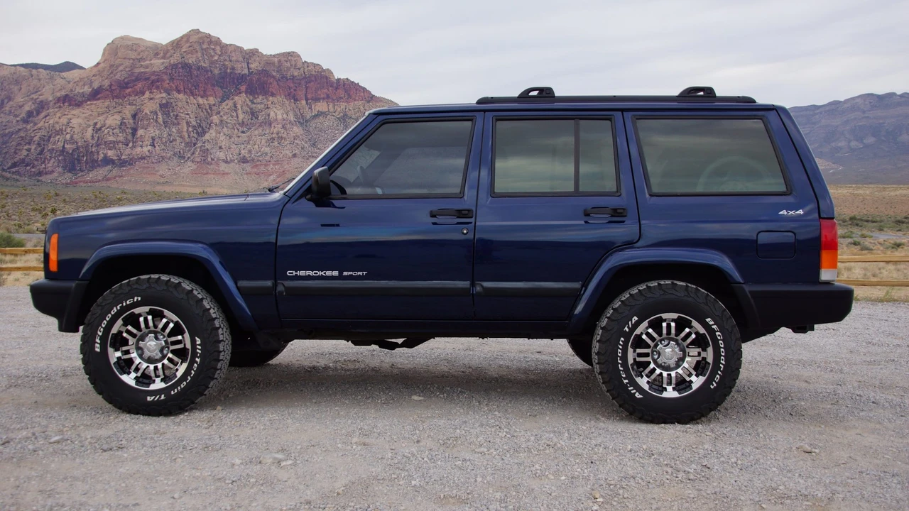 2001 Jeep XJ Cherokee - Image 19 of 31