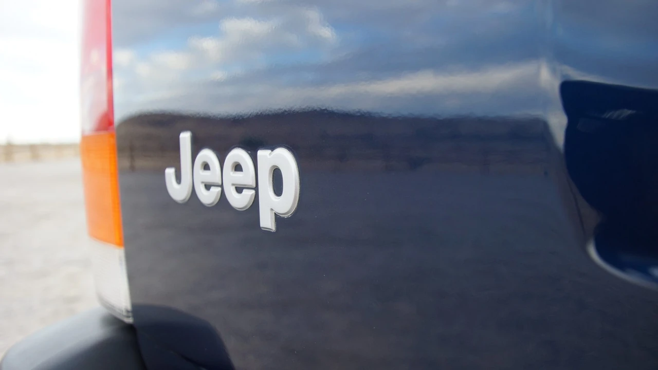 2001 Jeep XJ Cherokee - Image 28 of 31