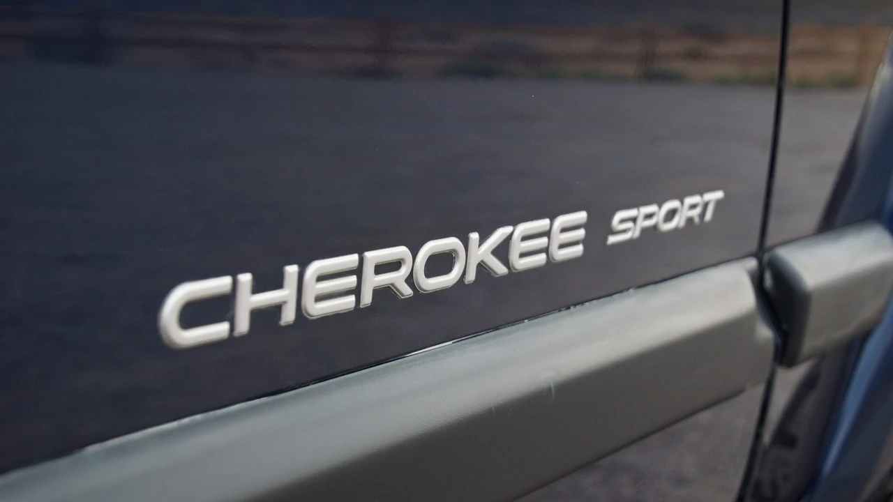 2001 Jeep XJ Cherokee - Image 26 of 31