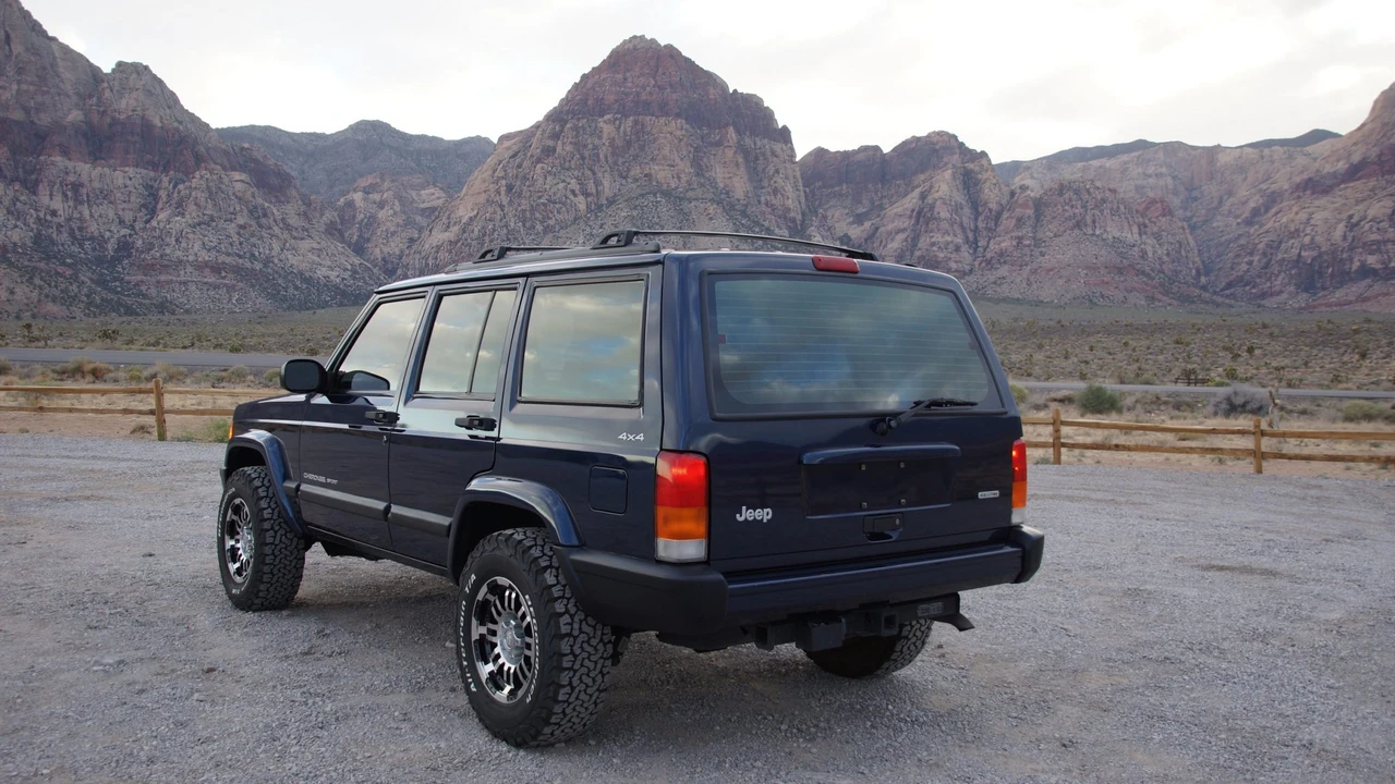 2001 Jeep XJ Cherokee - Image 16 of 31