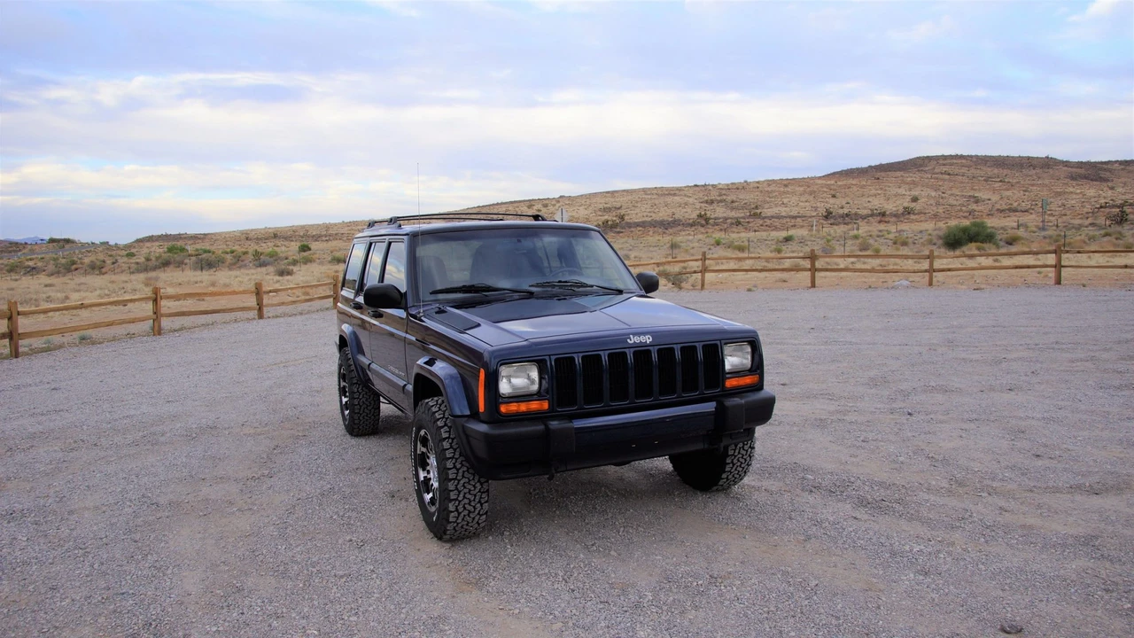 2001 Jeep XJ Cherokee - Image 8 of 31