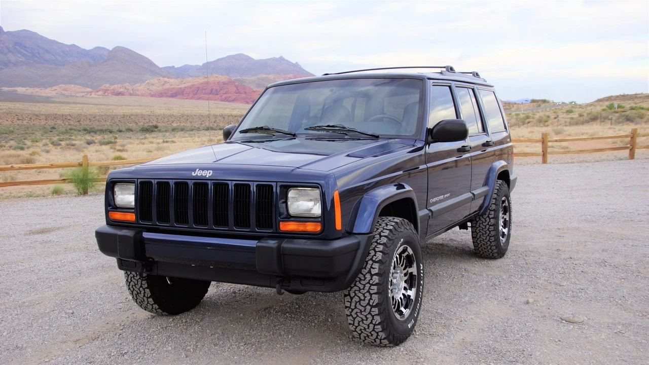 2001 Jeep XJ Cherokee - Image 3 of 31