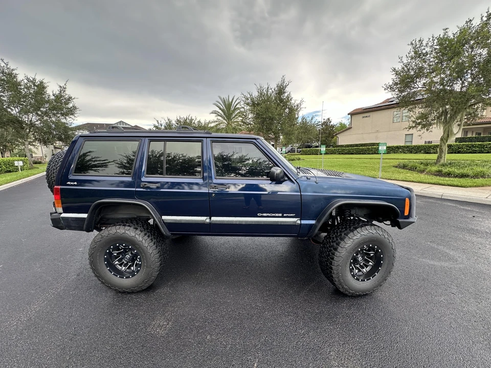 2001 Jeep XJ Cherokee - Image 5 of 31