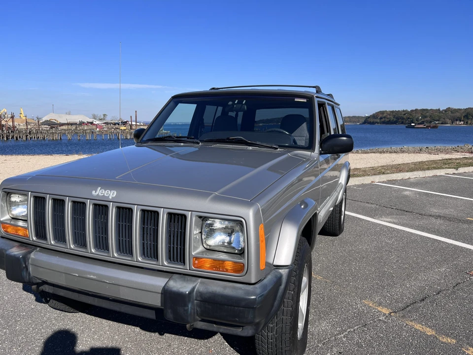 2001 Jeep XJ Cherokee - Image 2 of 31
