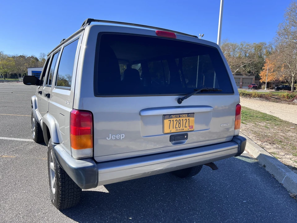 2001 Jeep XJ Cherokee - Image 16 of 31