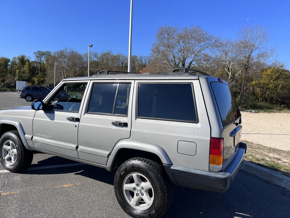 2001 Jeep XJ Cherokee - Image 14 of 31