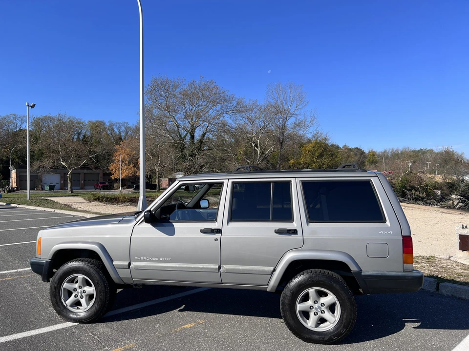 2001 Jeep XJ Cherokee - Image 13 of 31