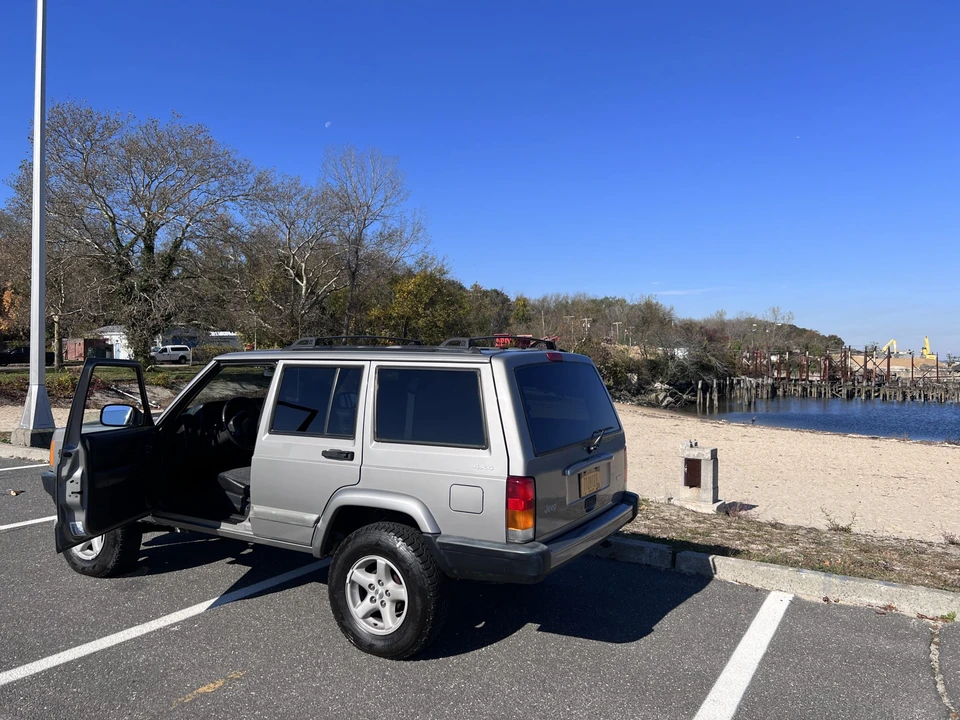 2001 Jeep XJ Cherokee - Image 27 of 31