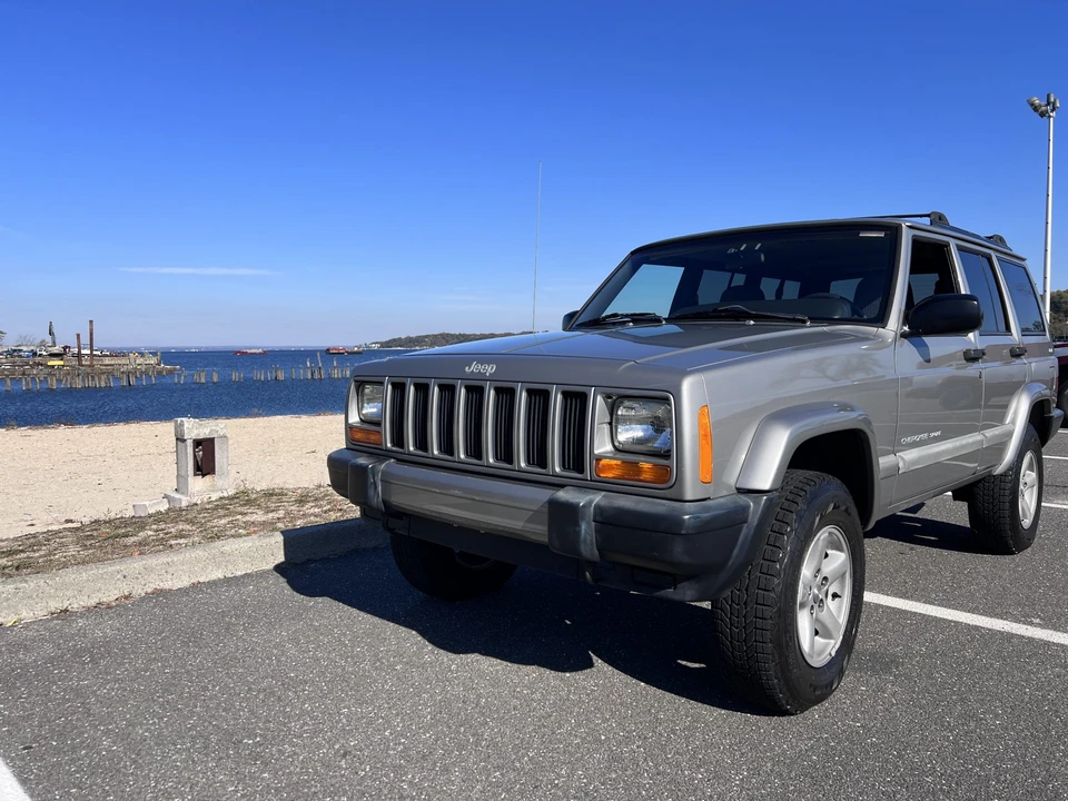 2001 Jeep XJ Cherokee - Image 5 of 31