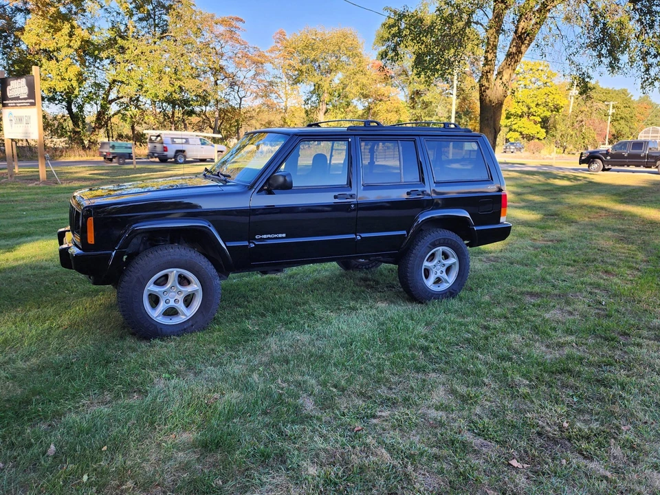 2001 Jeep XJ Cherokee - Image 3 of 31