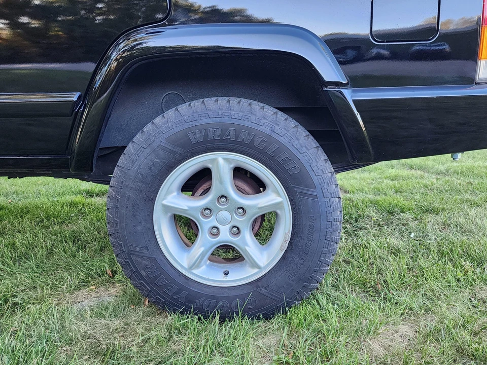 2001 Jeep XJ Cherokee - Image 23 of 31