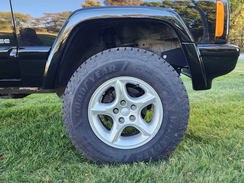 2001 Jeep XJ Cherokee - Image 25 of 31