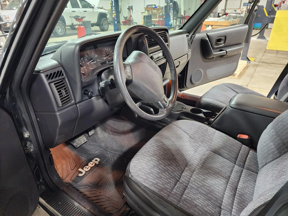 2001 Jeep XJ Cherokee - Image 29 of 31