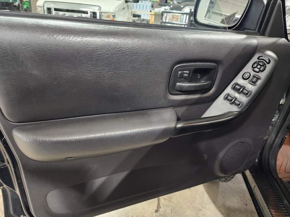 2001 Jeep XJ Cherokee - Image 28 of 31