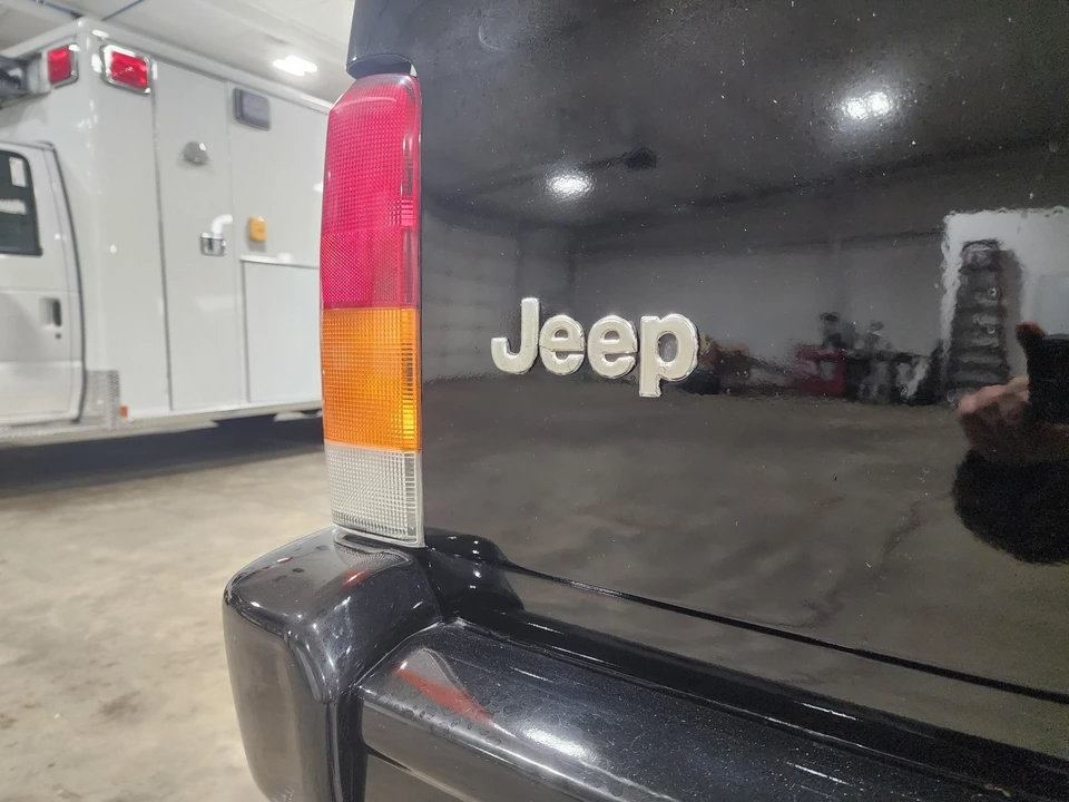 2001 Jeep XJ Cherokee - Image 18 of 31