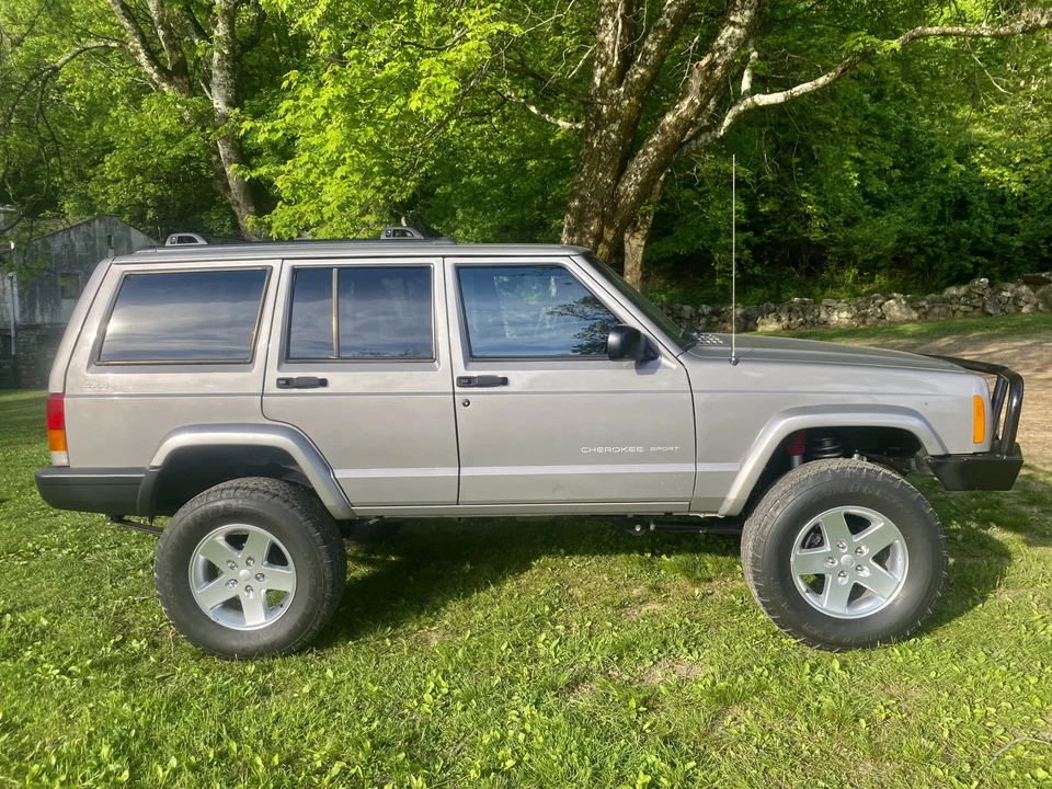2001 Jeep XJ Cherokee - Image 6 of 31
