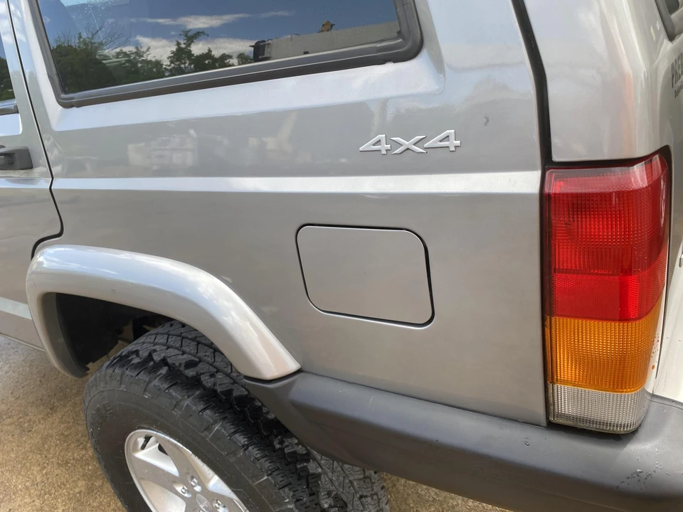 2001 Jeep XJ Cherokee - Image 22 of 31