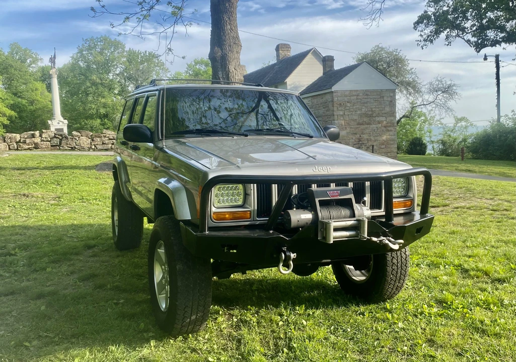 2001 Jeep XJ Cherokee - Image 2 of 31