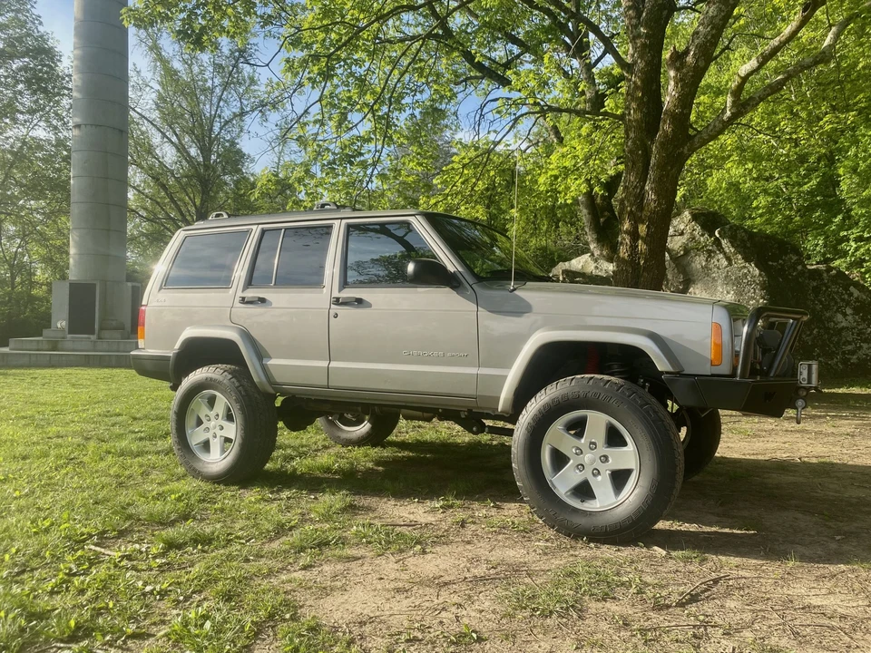 2001 Jeep XJ Cherokee - Image 5 of 31