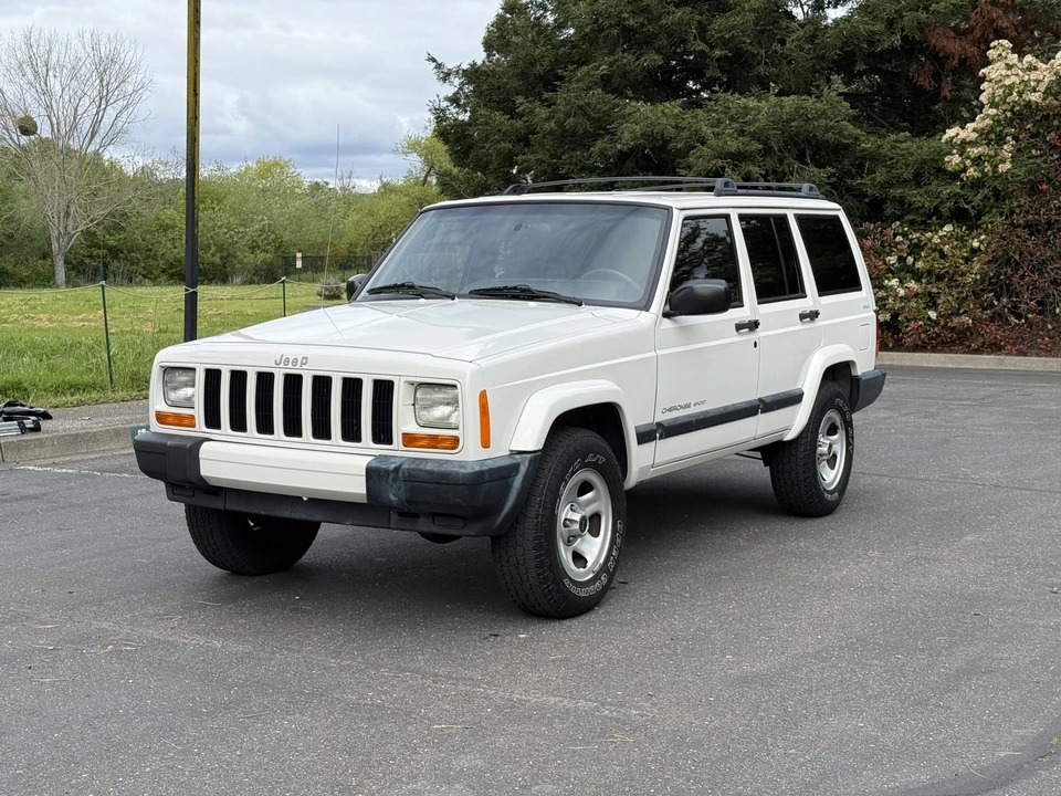 2001 Jeep XJ Cherokee - Image 2 of 31