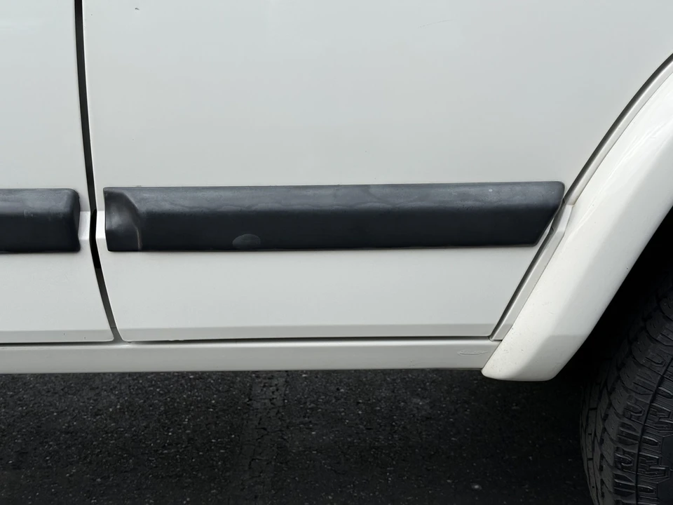 2001 Jeep XJ Cherokee - Image 10 of 31