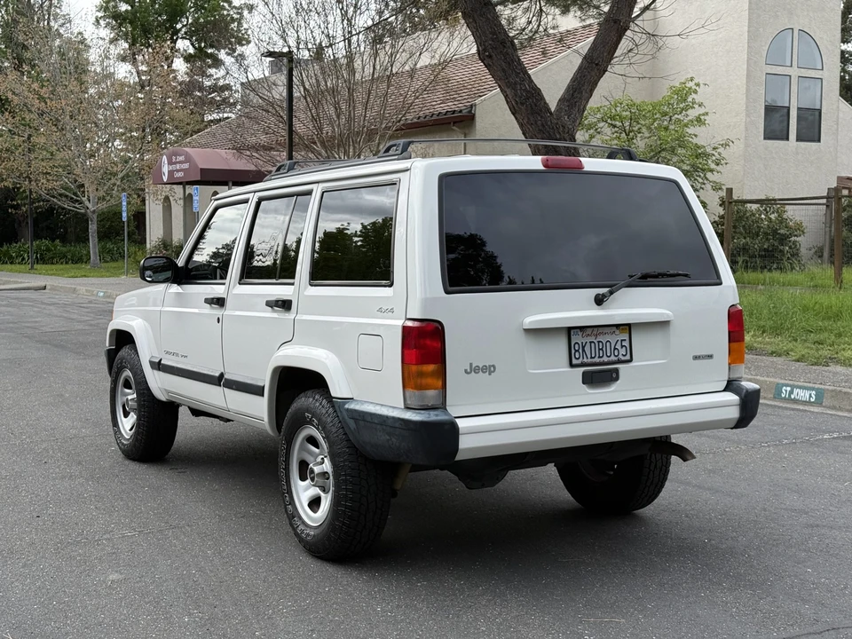 2001 Jeep XJ Cherokee - Image 4 of 31