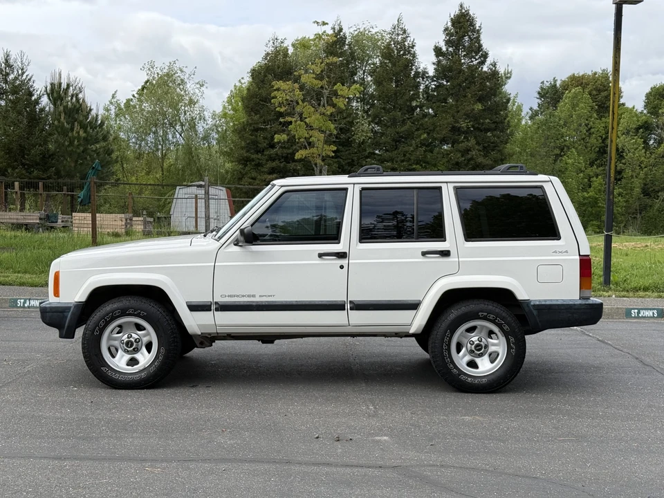2001 Jeep XJ Cherokee - Image 3 of 31