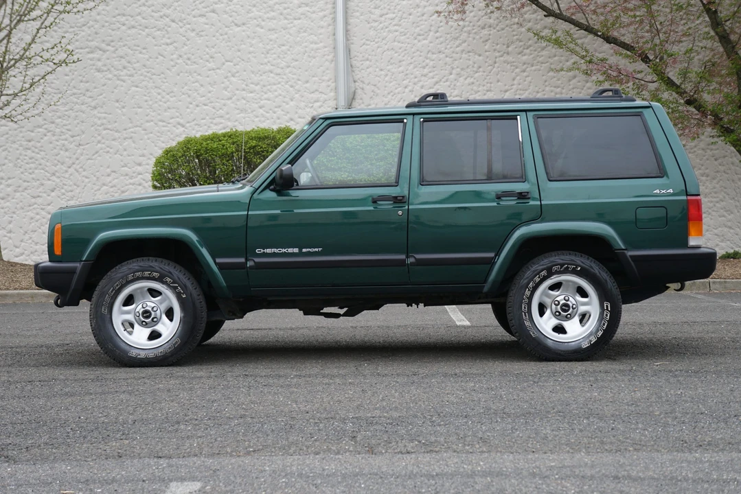 2001 Jeep XJ Cherokee - Image 5 of 31