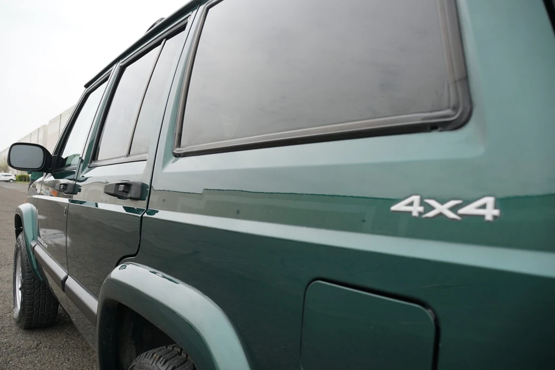 2001 Jeep XJ Cherokee - Image 14 of 31