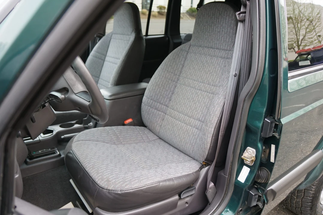 2001 Jeep XJ Cherokee - Image 24 of 31