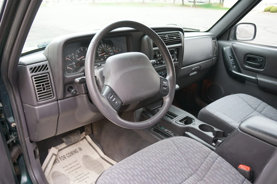 2001 Jeep XJ Cherokee - Image 27 of 31