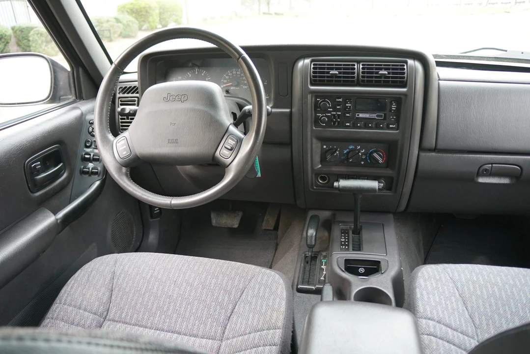2001 Jeep XJ Cherokee - Image 28 of 31