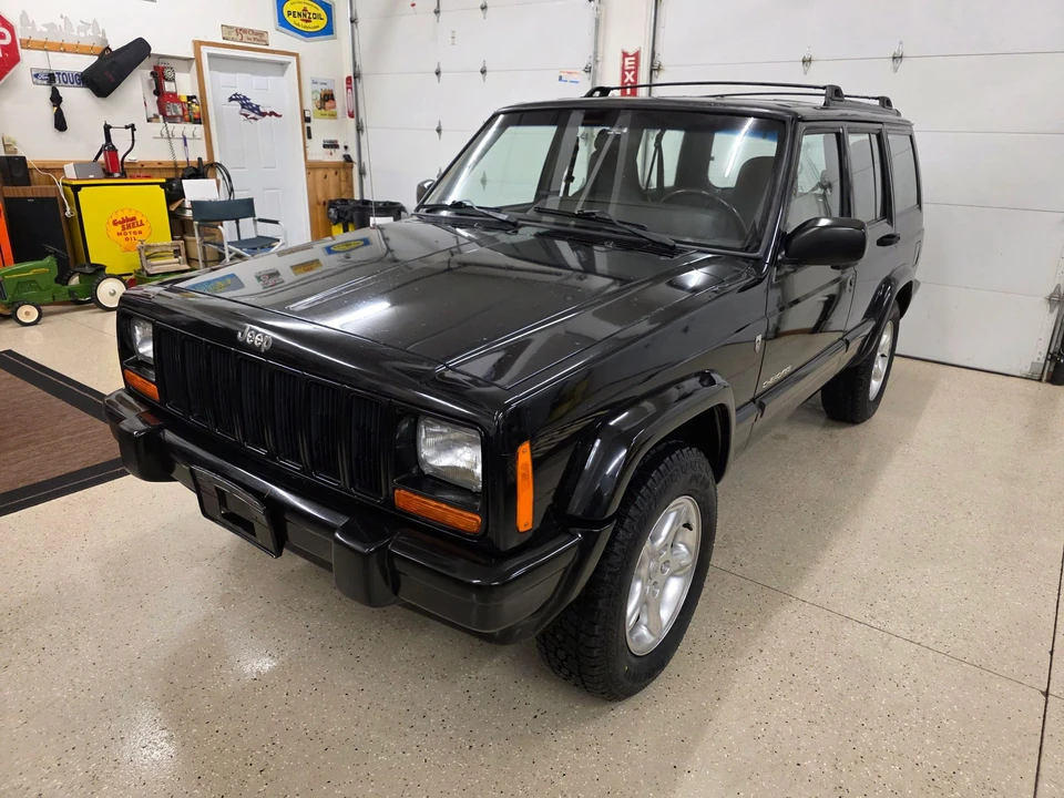 2001 Jeep XJ Cherokee - Image 2 of 31