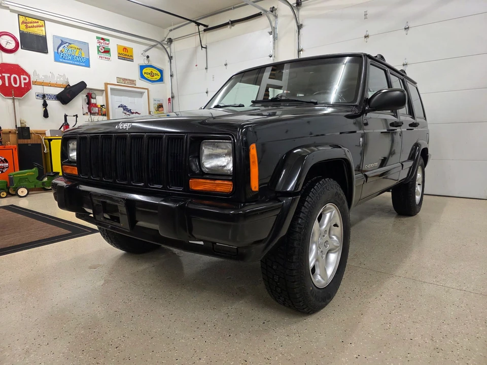 2001 Jeep XJ Cherokee - Image 5 of 31