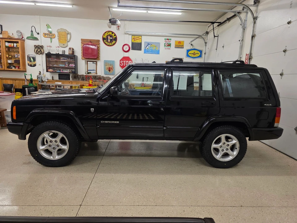 2001 Jeep XJ Cherokee - Image 7 of 31