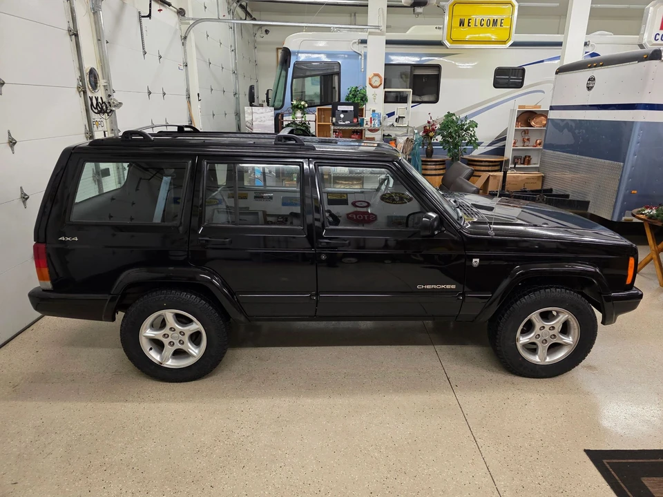 2001 Jeep XJ Cherokee - Image 14 of 31