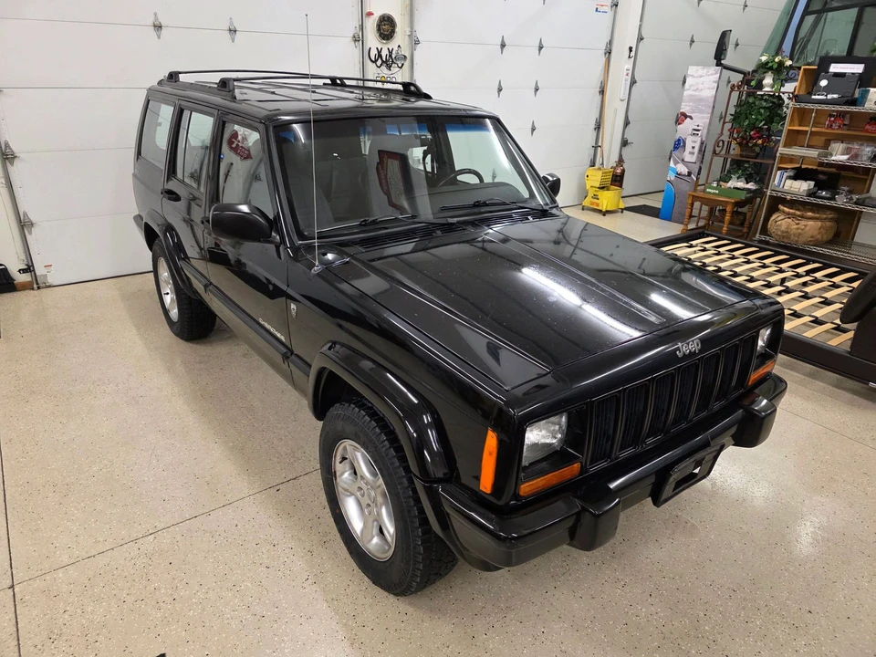 2001 Jeep XJ Cherokee - Image 16 of 31