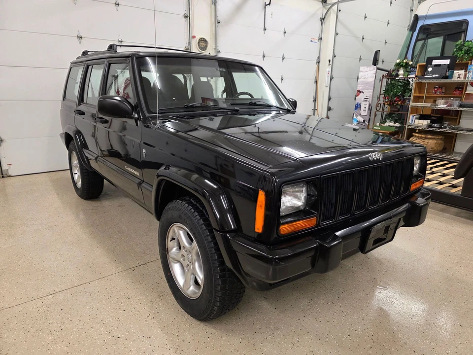 2001 Jeep XJ Cherokee - Image 17 of 31