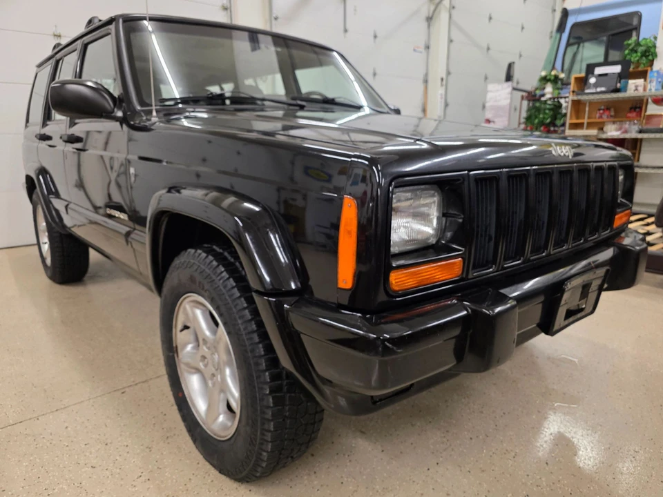 2001 Jeep XJ Cherokee - Image 19 of 31