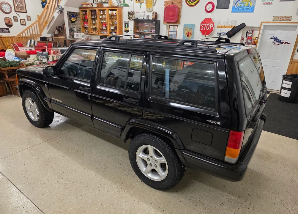 2001 Jeep XJ Cherokee - Image 8 of 31