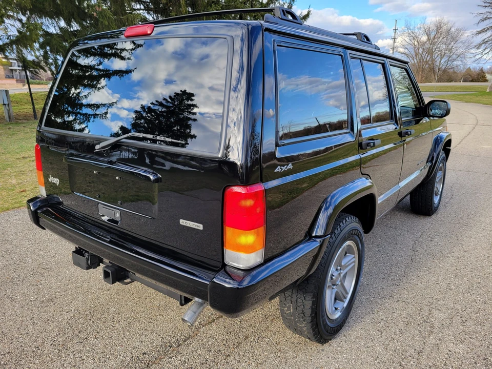 2001 Jeep XJ Cherokee - Image 10 of 31