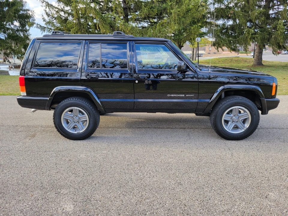 2001 Jeep XJ Cherokee - Image 12 of 31