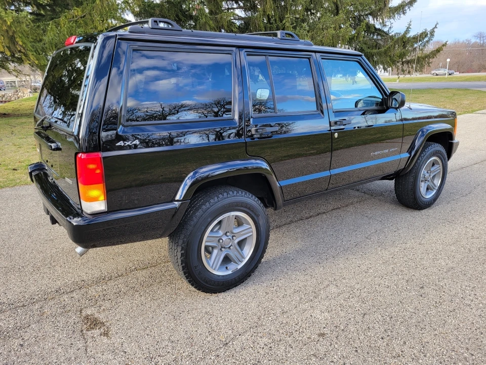 2001 Jeep XJ Cherokee - Image 11 of 31