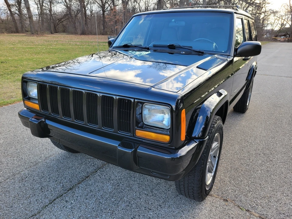 2001 Jeep XJ Cherokee - Image 2 of 31