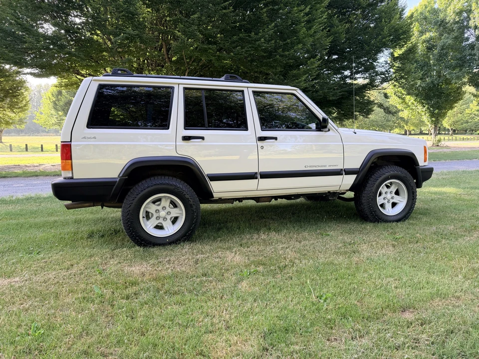 2001 Jeep XJ Cherokee - Image 10 of 31